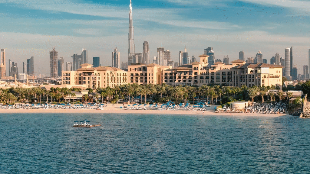 فنادق جميرا بيتش دبي 2025