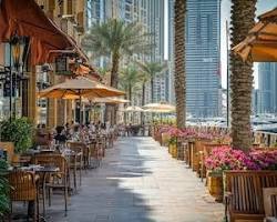 جلسات خارجية في كافيهات مارينا دبي بإطلالة على البحر