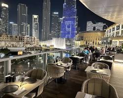 جلسات شيشة خارجية في مقاهي مول الإمارات