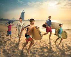 جدول سياحي عائلي في دبي: أنشطة العائلة على شاطئ دبي