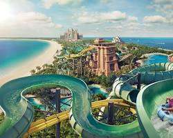 أكبر حديقة مائية في الإمارات بإطلالة شاملة على الألعاب