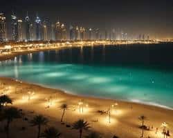 كايت بيتش دبي ليلًا مع إطلالة على برج العرب وأجواء هادئة