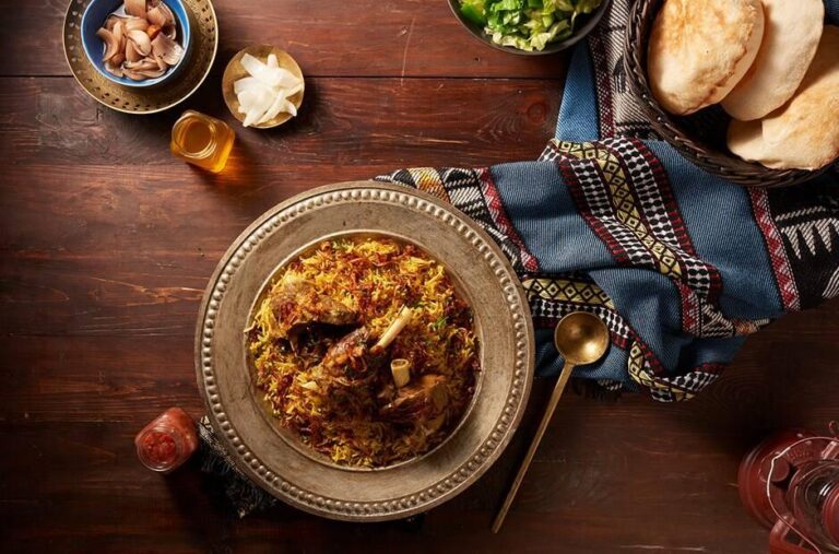 أطباق إماراتية تقليدية في مطاعم دبي